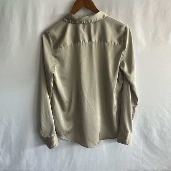 H&M Women's Sage Green Silky Button Down Top - Picture 5 of 7